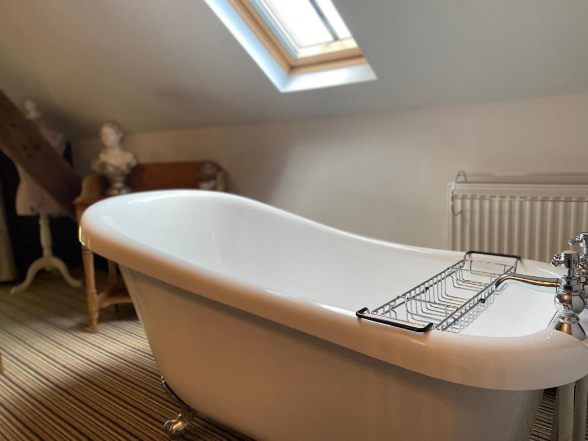 Blundeston Betsey Trotwood. Historic Stylish 2-Bed Cottage. מראה חיצוני תמונה